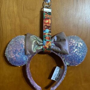 Handmade Minnie ears holder in the Lion King design